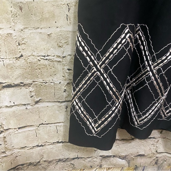 Ann Taylor LOFT Black White Embroidered Side Zip A Line Skirt - Picture 2 of 6